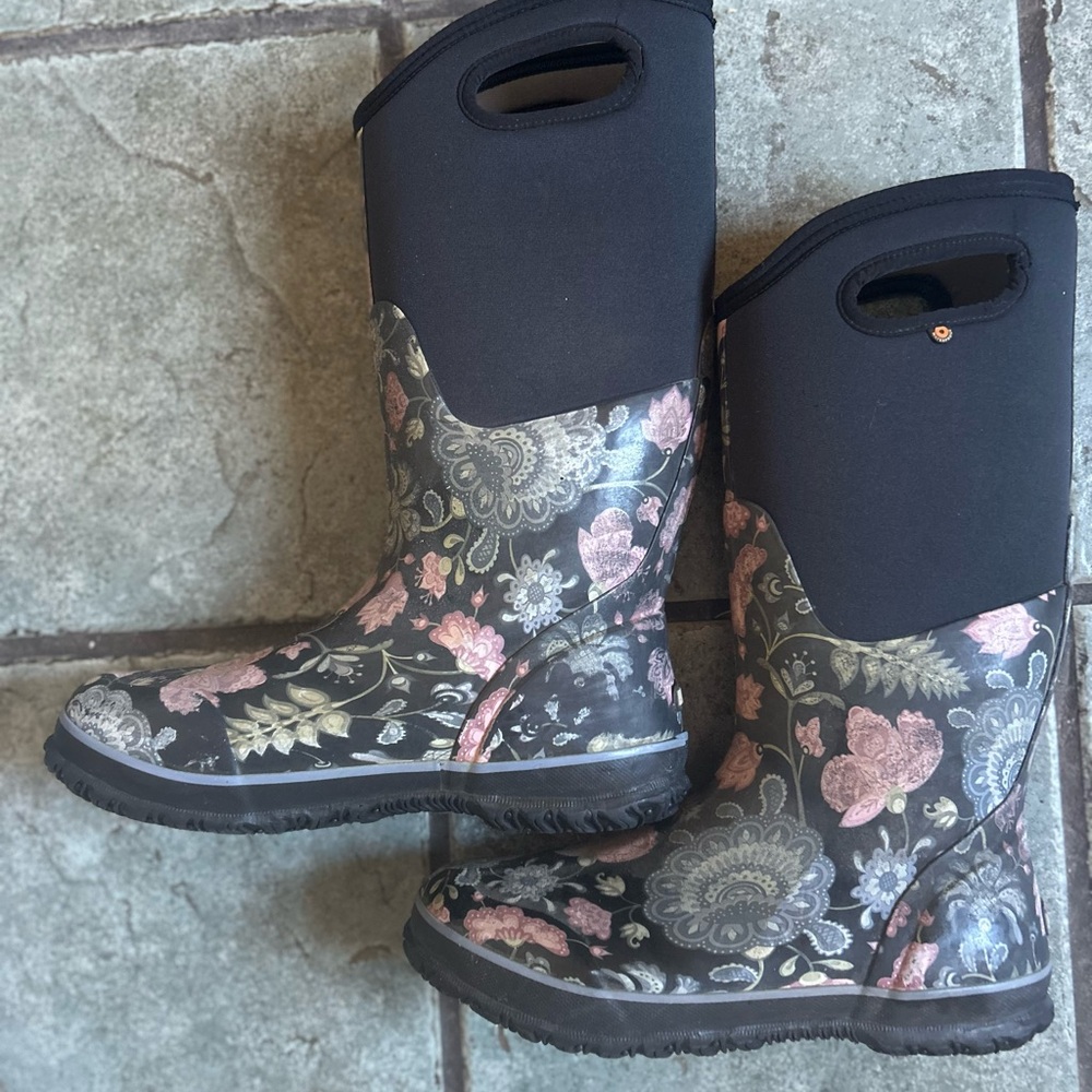 Black Knee-High Winter Rain Boots with Floral Pattern and Thick Sole
